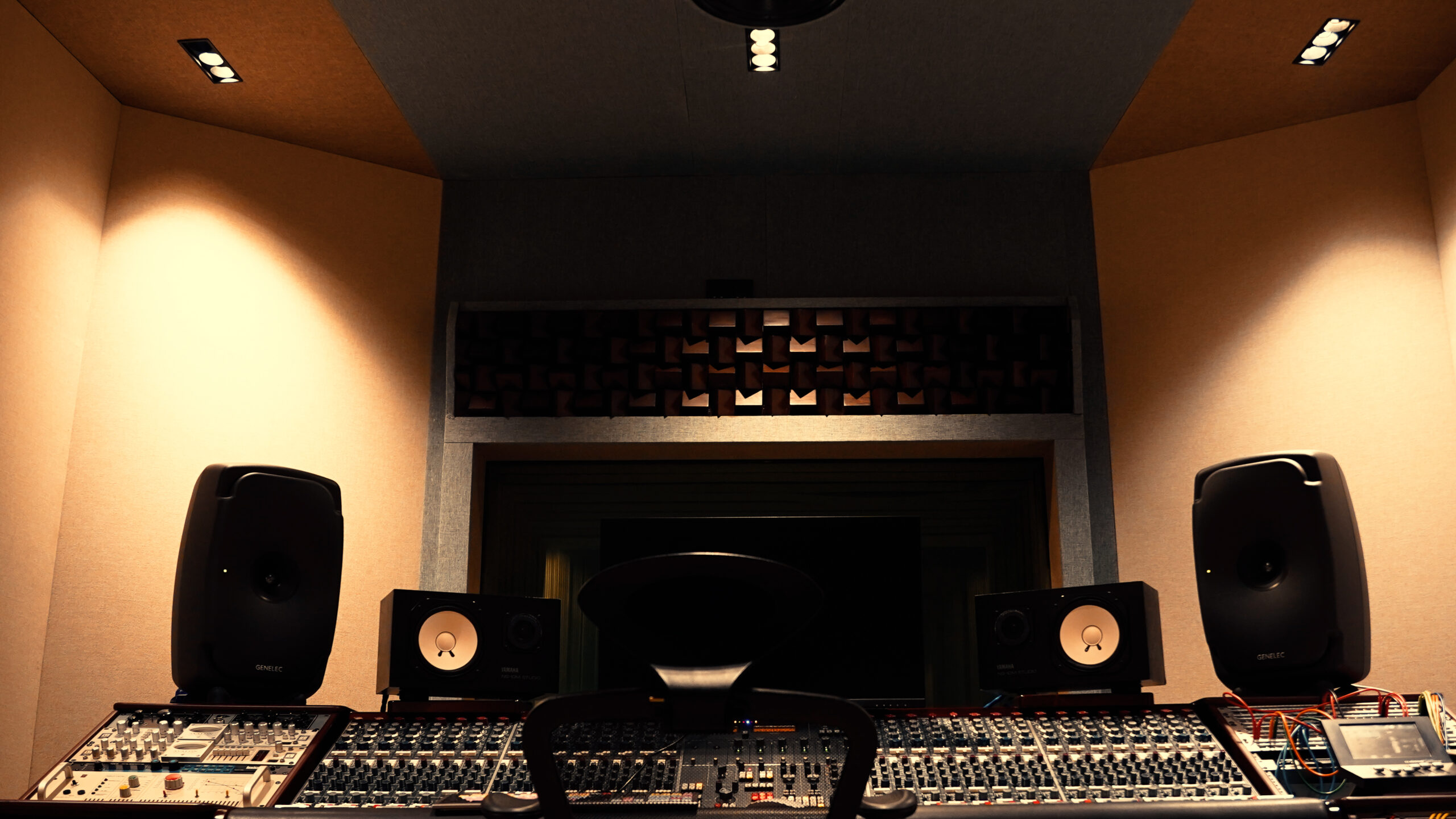 _DSC9773 2.00_00_00_00.Still001