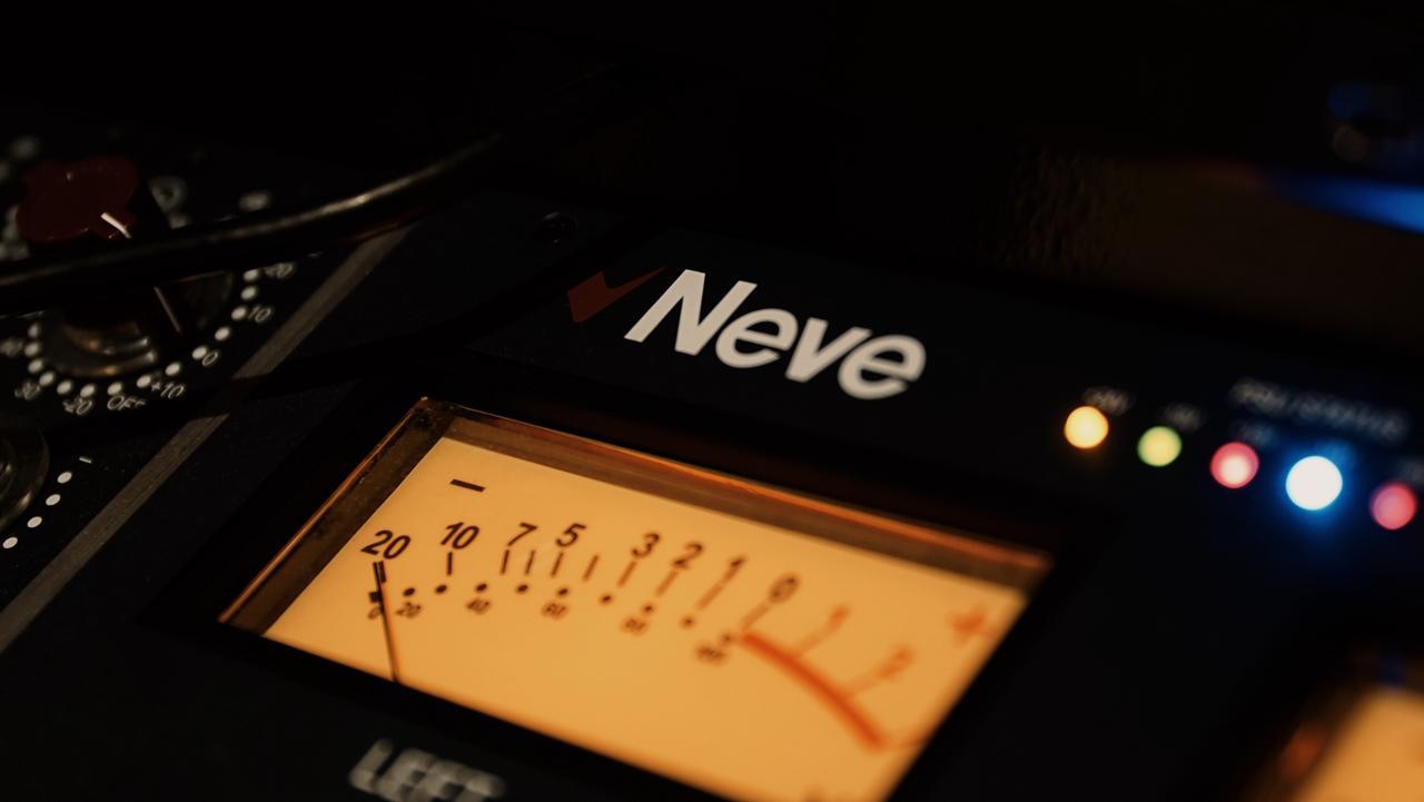 WhatsApp Image 2025-10-19 at 20.41.12 (1)